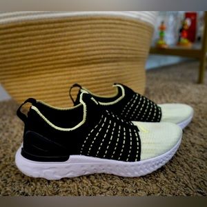 Nike react phantom run flyknit 2 running shoe